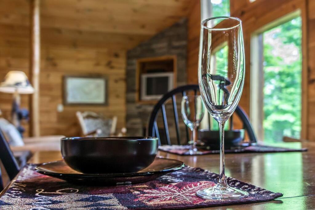 Villa Holly Tree Hideaway - Semi Secluded Mtn Setting Sevierville Exterior foto