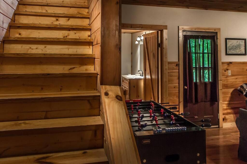 Villa Holly Tree Hideaway - Semi Secluded Mtn Setting Sevierville Exterior foto