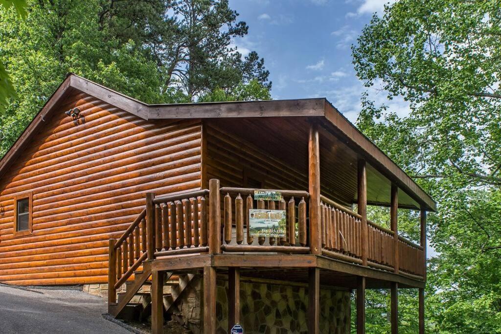 Villa Holly Tree Hideaway - Semi Secluded Mtn Setting Sevierville Exterior foto